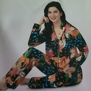 Floral Tropical Black Pajama Set - NEW